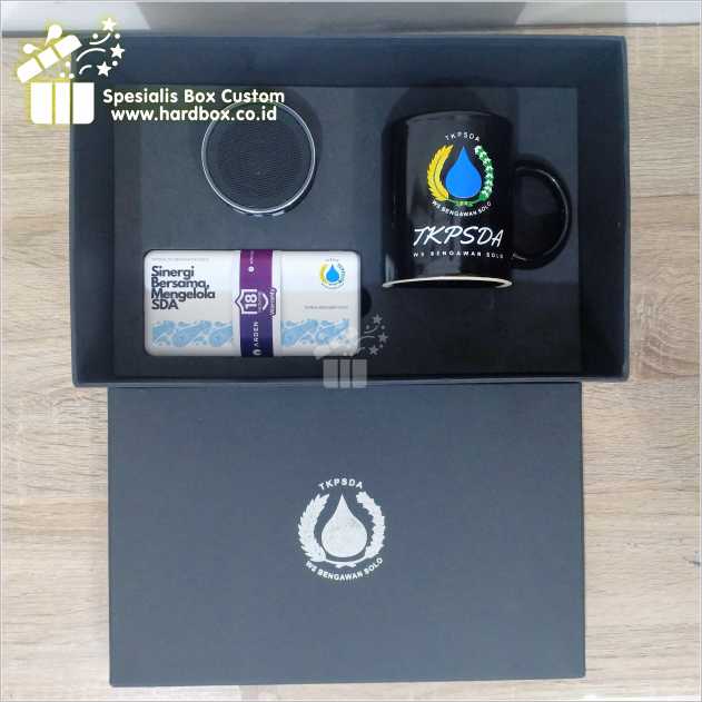 Packaging Hardbox Custom Untuk Hampers Istimewa