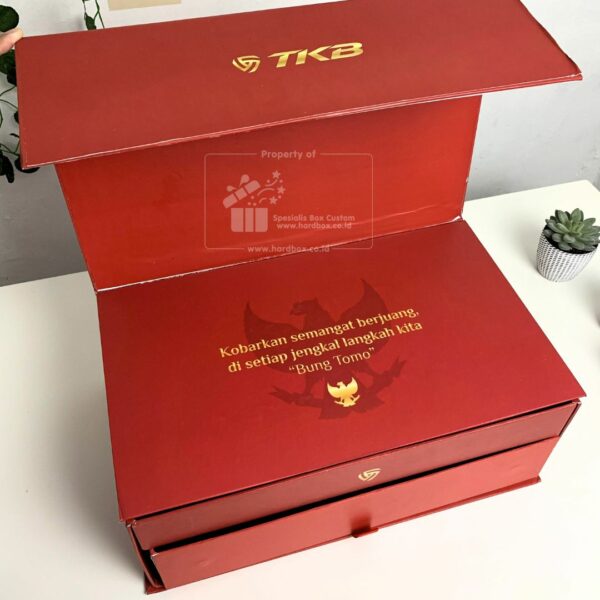 Packaging Box Hardbox Dengan Model Geser Drawer Custom Logo Gold Silver Foil 2