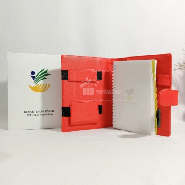 Packaging Box Untuk Buku Agenda Berbahan Softbox Dengan Model Beragam dan Custom Logo 10