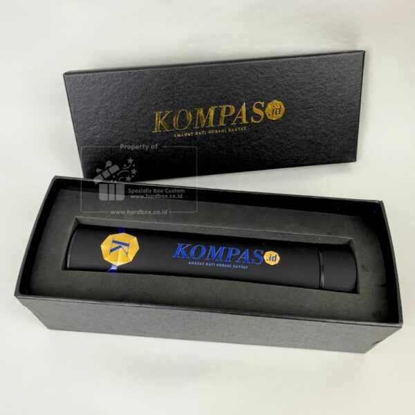 Packaging Hardbox Untuk Botol Tumbler Dengan Busa dan Logo Gold Foil 3