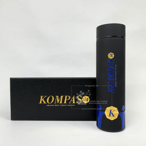 Packaging Hardbox Untuk Botol Tumbler Dengan Busa dan Logo Gold Foil 4