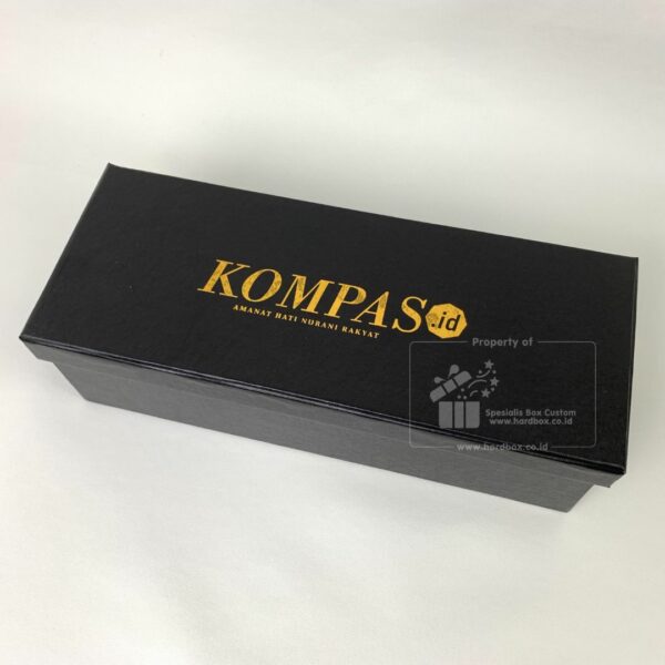 Packaging Hardbox Untuk Botol Tumbler Dengan Busa dan Logo Gold Foil 6