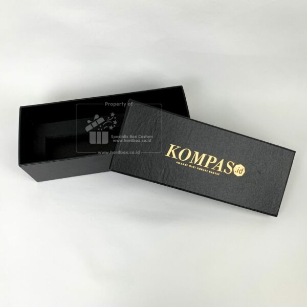 Packaging Hardbox Untuk Botol Tumbler Dengan Busa dan Logo Gold Foil 7