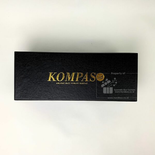 Packaging Hardbox Untuk Botol Tumbler Dengan Busa dan Logo Gold Foil 8