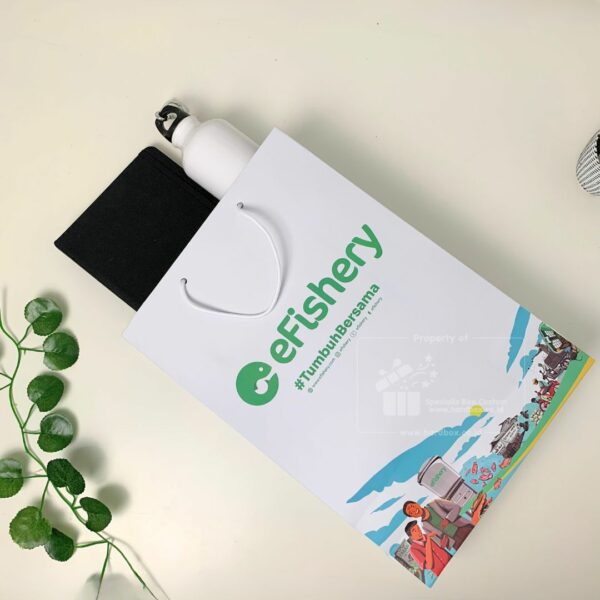 Packaging Paperbag Dengan Tali Custom Desain Grafis dan Logo 3