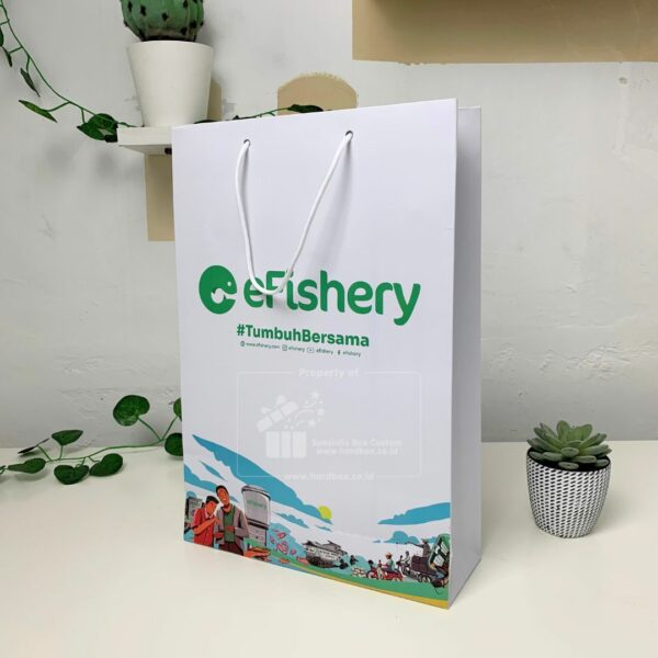 Packaging Paperbag Dengan Tali Custom Desain Grafis dan Logo 4