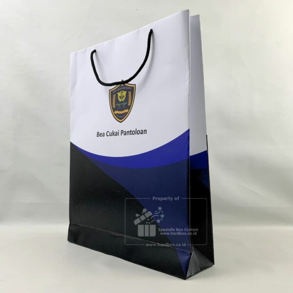 Packaging Paperbag Dengan Tali Custom Desain Grafis dan Logo 7