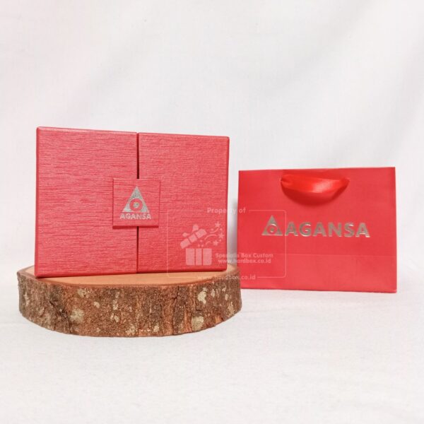 Packaging Berbahan Hardbox Dilengkapi Paperbag Custom 8