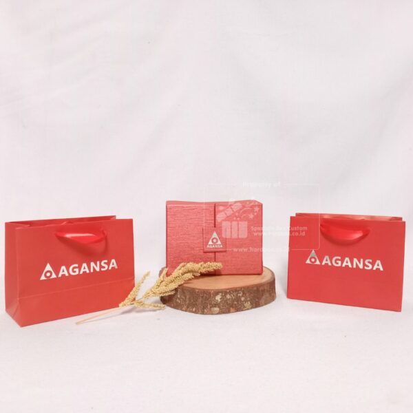 Packaging Berbahan Hardbox Dilengkapi Paperbag Custom 9