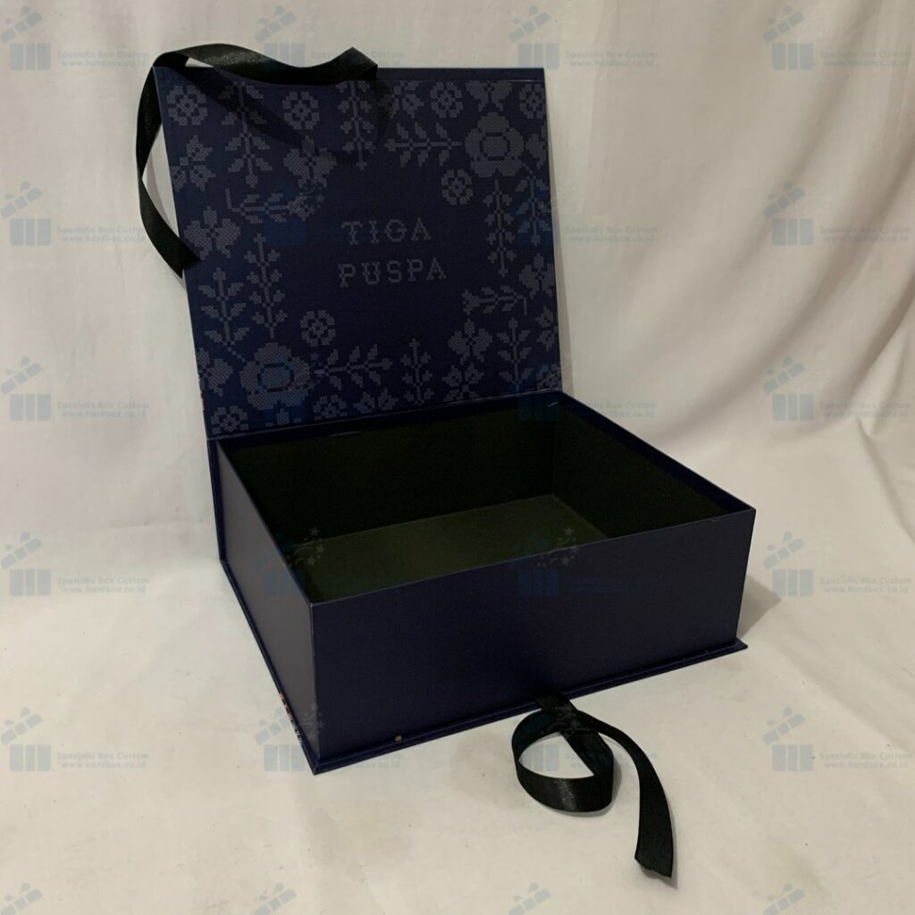 contoh box souvenir