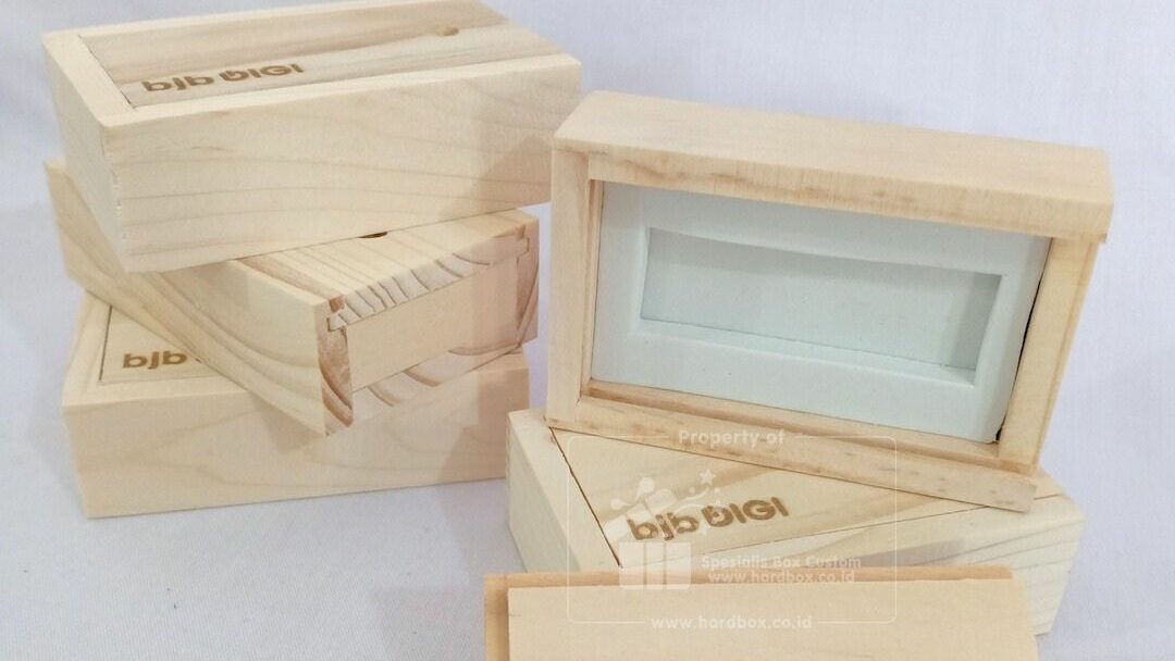 Packaging Box Berbahan Kayu Wooden Box Dengan Logo Laser dan Model Box Geser 7