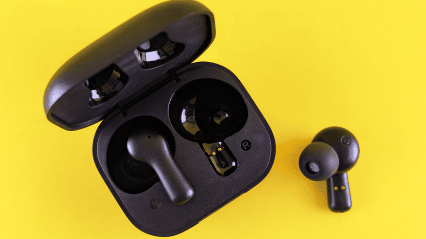 Perbedaan TWS Earphone Earbuds AirPods TWS hardbox.co.id