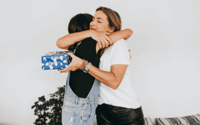 Rekomendasi 15 Ide Hadiah Untuk Guru Perempuan